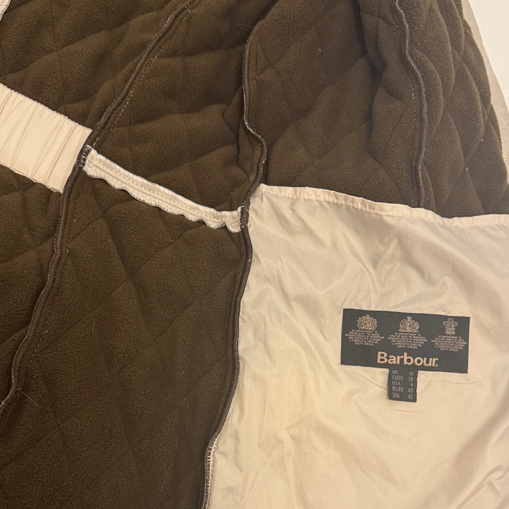 Barbour Quilted Utility Jacket in Beige - Picture 5 of 5